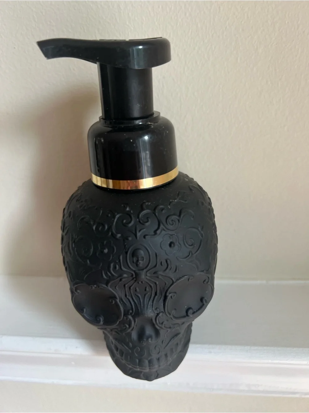 Bath and Body Works 2023 Vampire Blood Foaming Soap Skull  X2 RARE